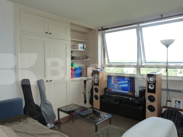 			1 MONTH'S DEPOSIT, 1 Bedroom, 1 bath, 1 reception Flat			 Hornsey Lane, Highgate