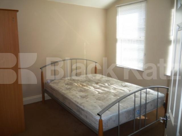 			3 Bedroom, 1 bath, 1 reception Maisonette			 South View Road, CROUCH END