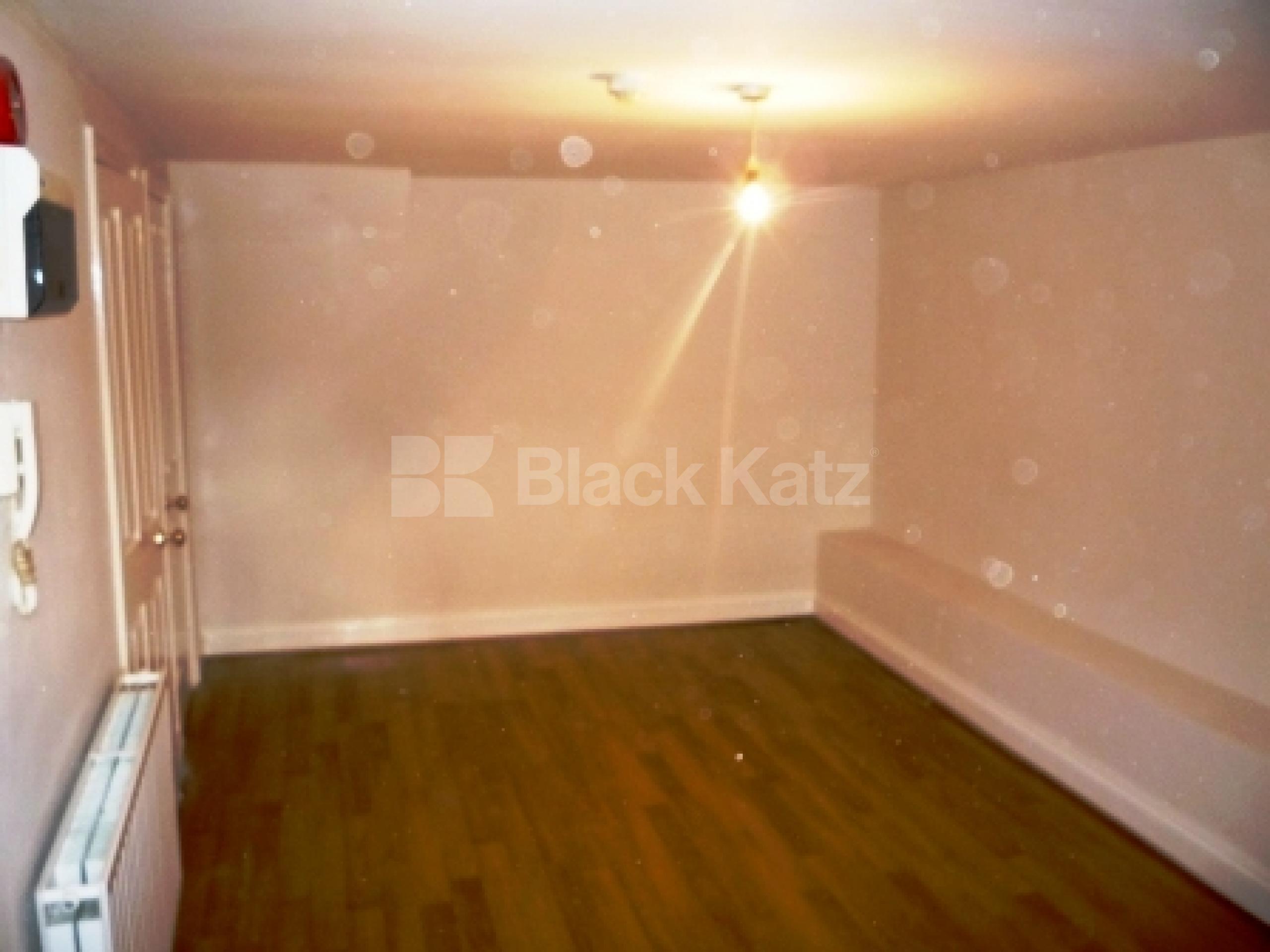 			Studio Apartment, 1 bath, 1 reception Studio			 Hillfield Park, Muswell Hill N10