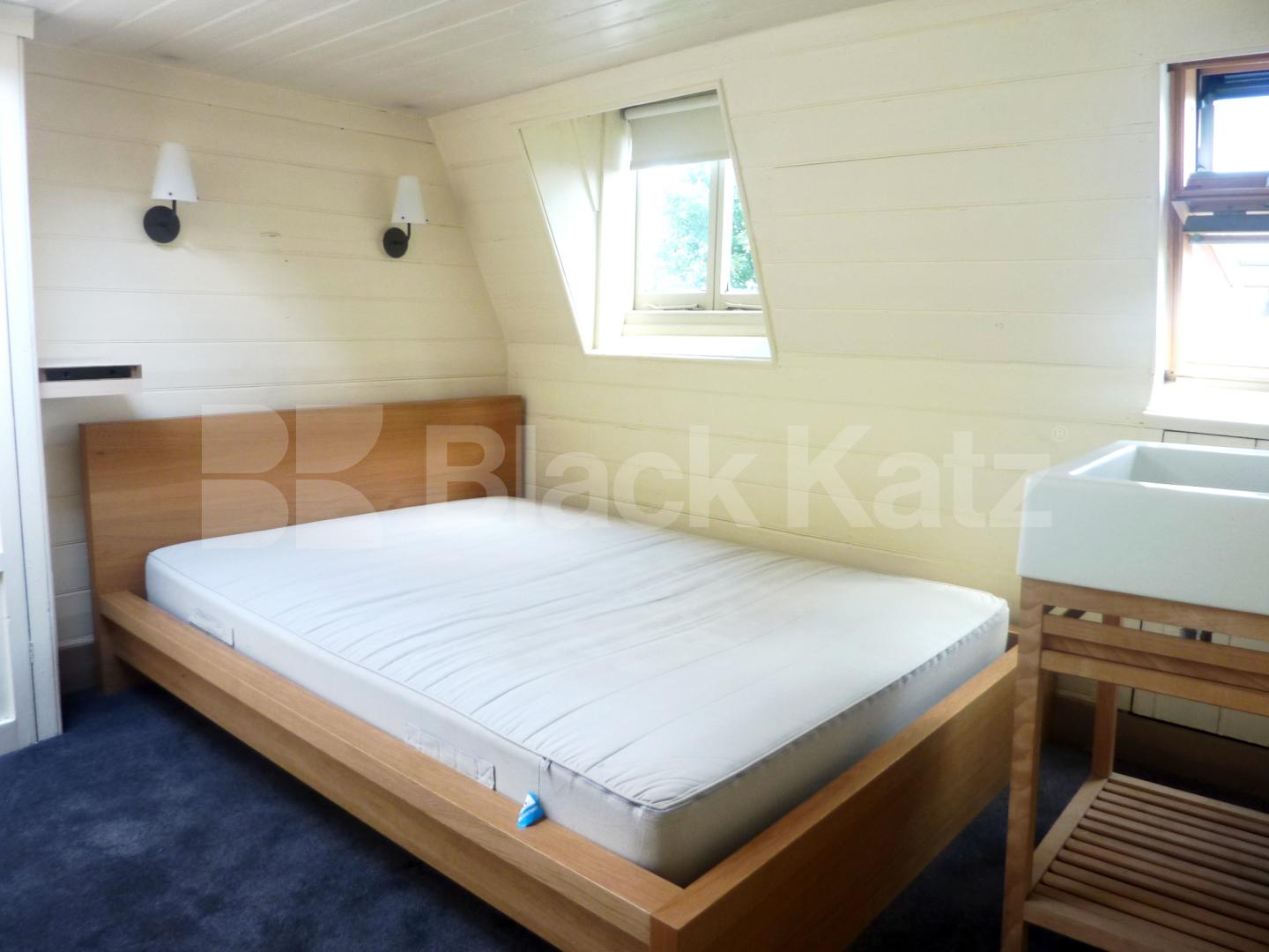 			NEW INSTRUCTION!, 4 Bedroom, 1 bath, 1 reception Flat			 Gladsmuir Road, ARCHWAY