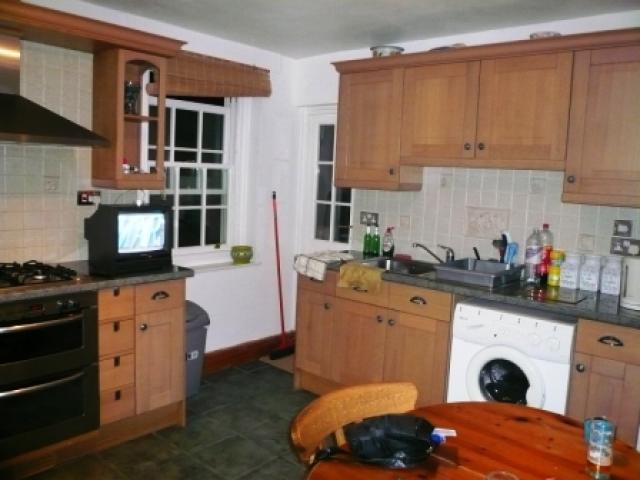 			3 Bedroom, 1 bath, 1 reception Flat			 New End Square, HAMPSTEAD