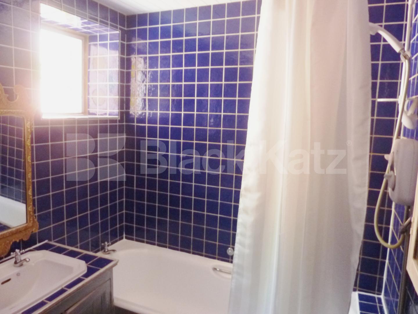 			NEW INSTRUCTION!, 4 Bedroom, 1 bath, 1 reception Flat			 Gladsmuir Road, ARCHWAY