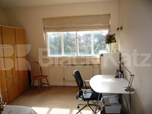 			EXCELLENT 2 DOUBLE BEDROM PROPERTY!, 2 Bedroom, 1 bath, 1 reception Serviced Apartments			 Lyttelton Road, EAST FINCHLEY
