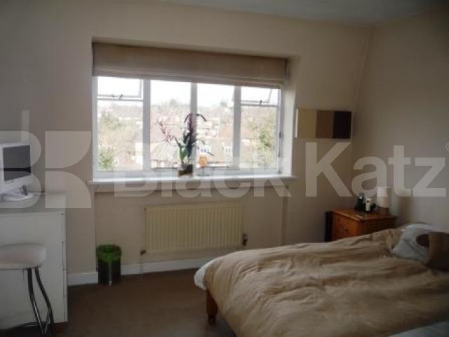 			EXCELLENT 2 DOUBLE BEDROM PROPERTY!, 2 Bedroom, 1 bath, 1 reception Serviced Apartments			 Lyttelton Road, EAST FINCHLEY