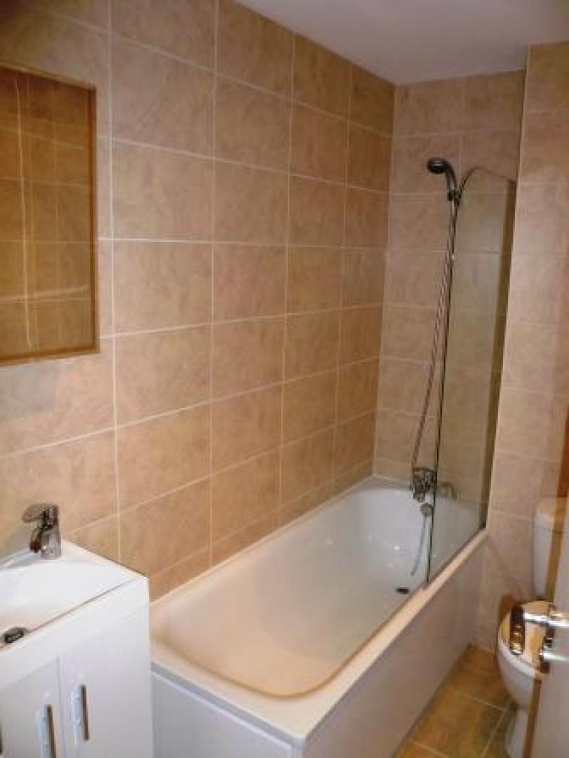 			2 Bedroom, 1 bath, 1 reception Flat			 Malvern Road, MAIDA VALE