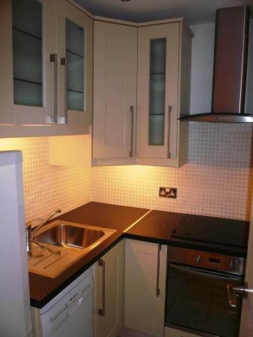 			2 Bedroom, 1 bath, 1 reception Flat			 Malvern Road, MAIDA VALE