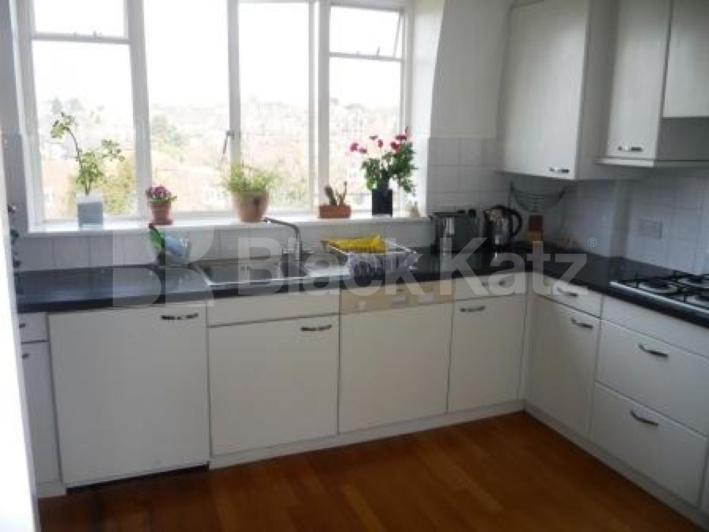			EXCELLENT 2 DOUBLE BEDROM PROPERTY!, 2 Bedroom, 1 bath, 1 reception Serviced Apartments			 Lyttelton Road, EAST FINCHLEY