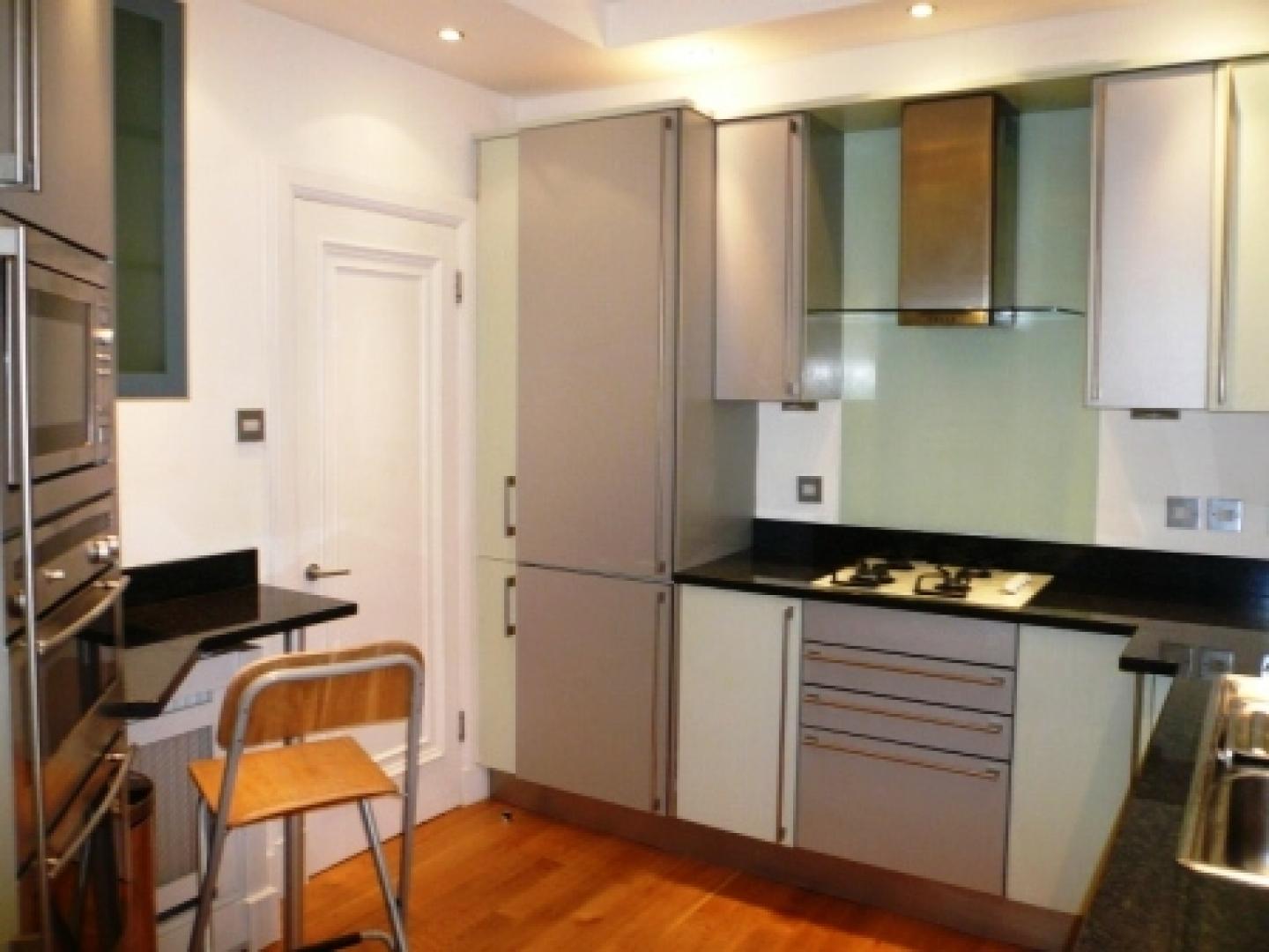 			4 Bedroom, 1 bath, 1 reception Flat			 Maida Vale, MAIDA VALE