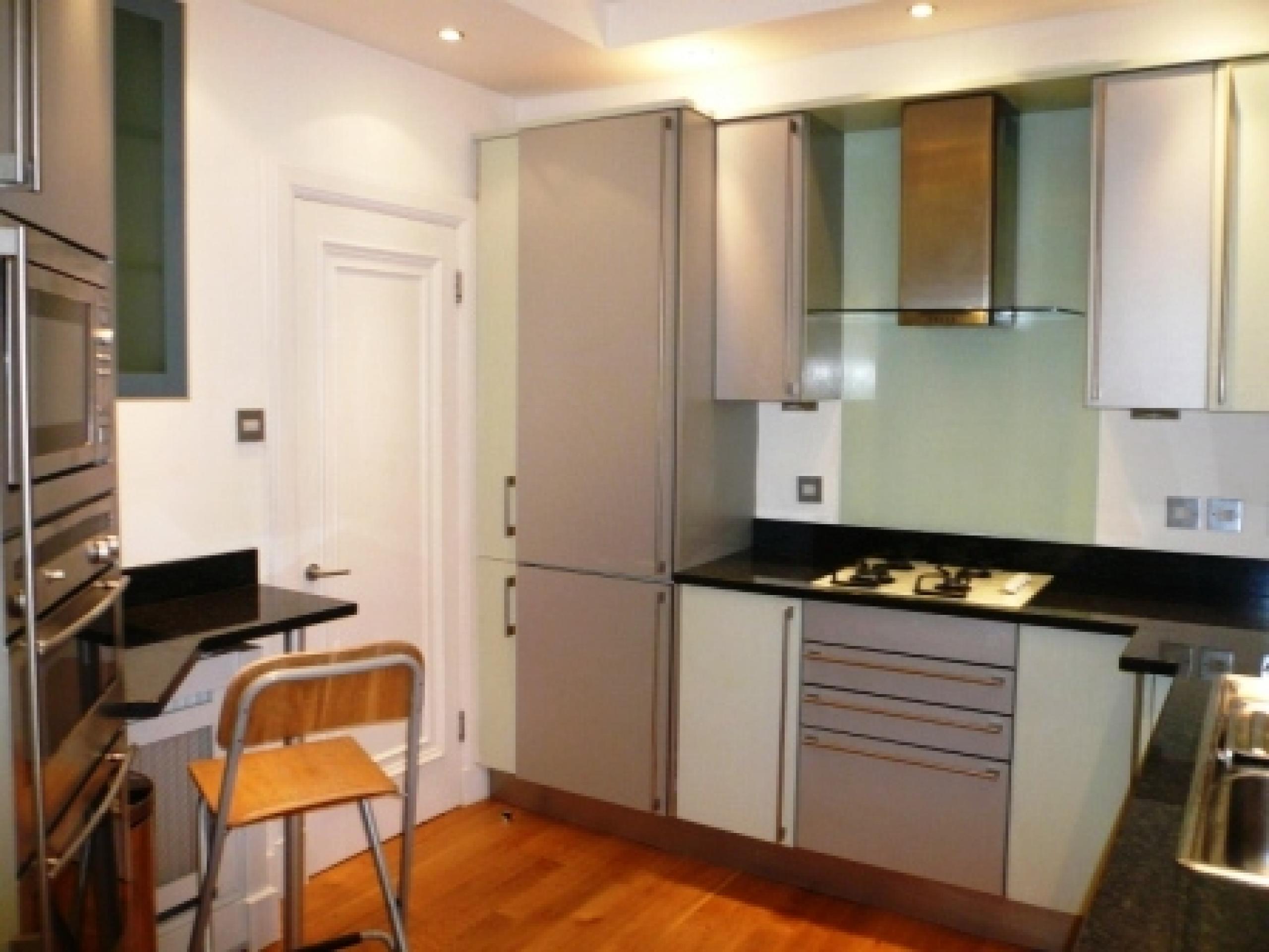 			4 Bedroom, 1 bath, 1 reception Flat			 Maida Vale, MAIDA VALE W9