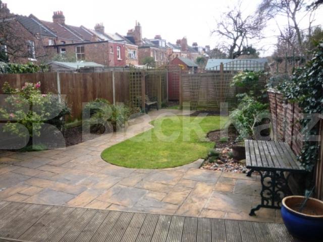 			1 Bedroom, 1 bath, 1 reception Ground Floor Flat			 Beechwood Road, Crouch End