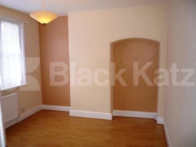 			1 Bedroom, 1 bath, 1 reception Ground Floor Flat			 Beechwood Road, Crouch End