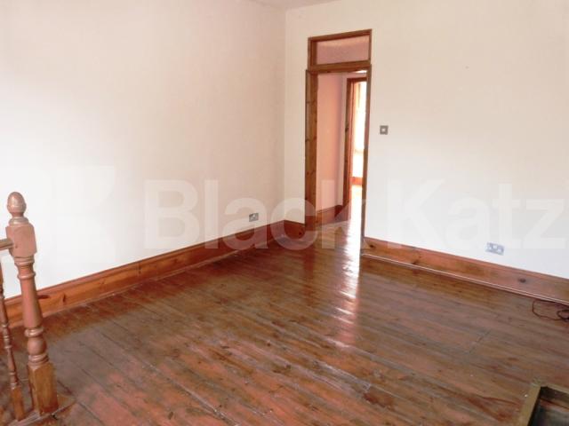 			2 Bedroom, 1 bath, 1 reception Flat			 Fairfield Road, CROUCH END