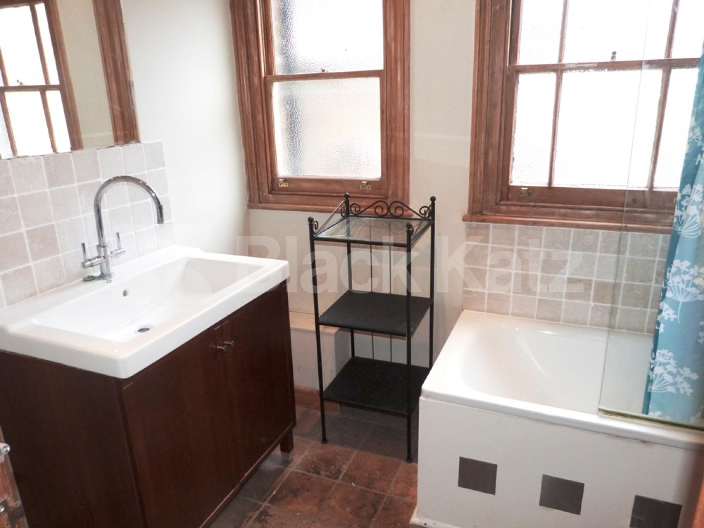 			2 Bedroom, 1 bath, 1 reception Flat			 Fairfield Road, CROUCH END