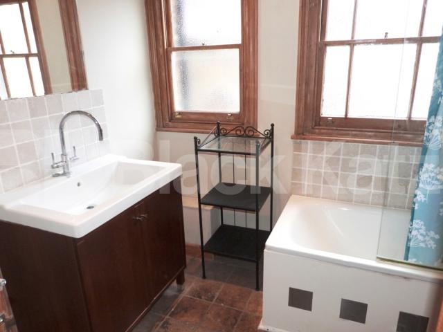 			2 Bedroom, 1 bath, 1 reception Flat			 Fairfield Road, CROUCH END