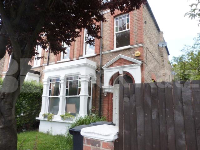 			2 Bedroom, 1 bath, 1 reception Flat			 Fairfield Road, CROUCH END