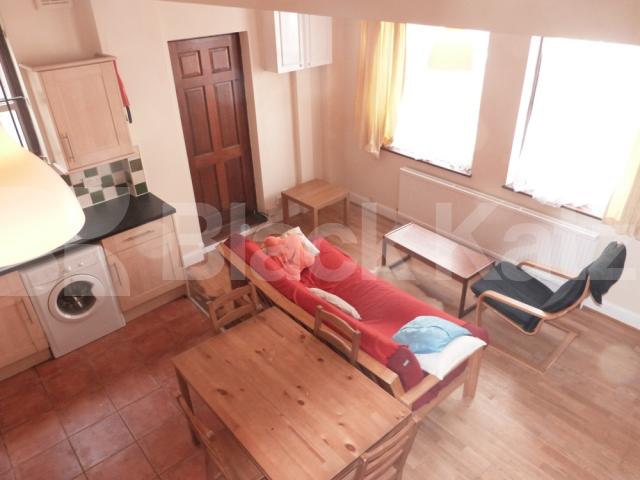 			One Bed House, 1 Bedroom, 1 bath, 1 reception House			 Wightman Road, Hornsey