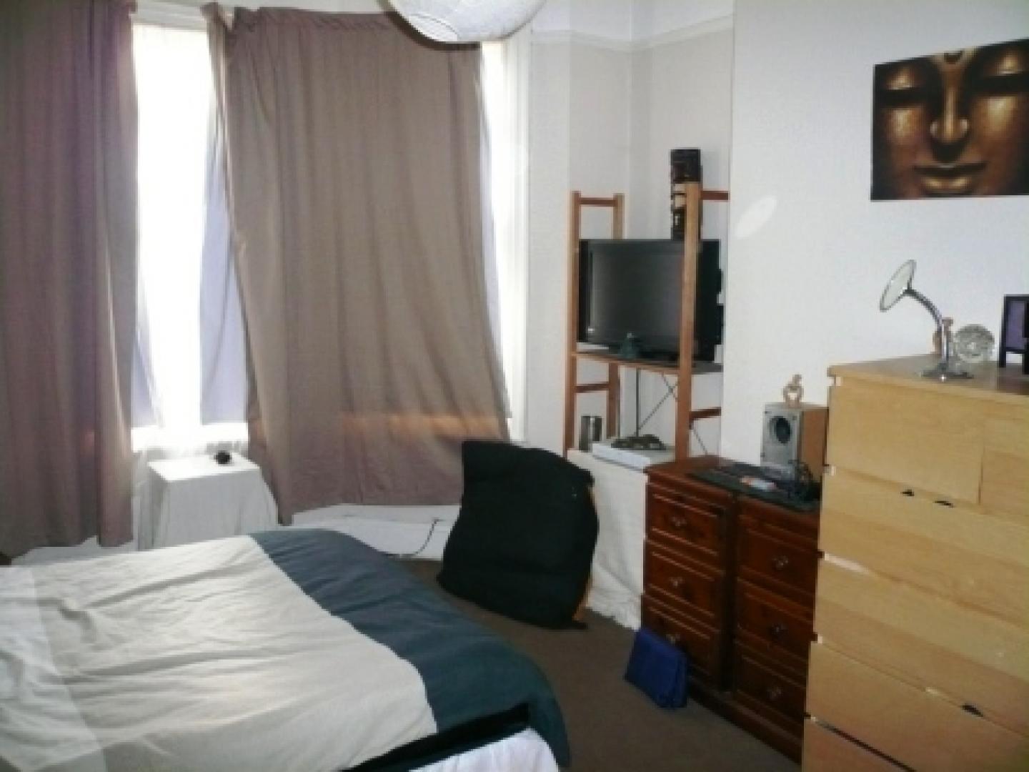 			2 Bedroom, 1 bath, 1 reception Flat			 Mora Road, WILLESDEN GREEN/CRICKLEWOOD
