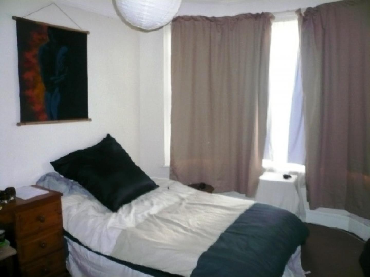 			2 Bedroom, 1 bath, 1 reception Flat			 Mora Road, WILLESDEN GREEN/CRICKLEWOOD