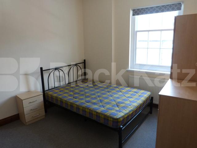 			2 Bedroom, 1 bath, 1 reception Flat			  High Road, Wood Green