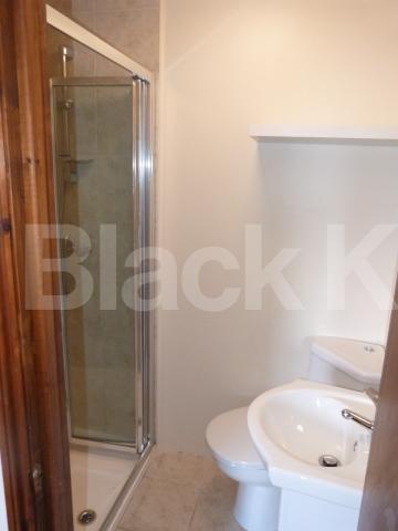 			2 Bedroom, 1 bath, 1 reception Flat			  High Road, Wood Green