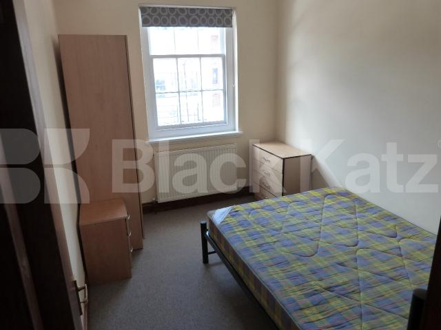 			2 Bedroom, 1 bath, 1 reception Flat			  High Road, Wood Green