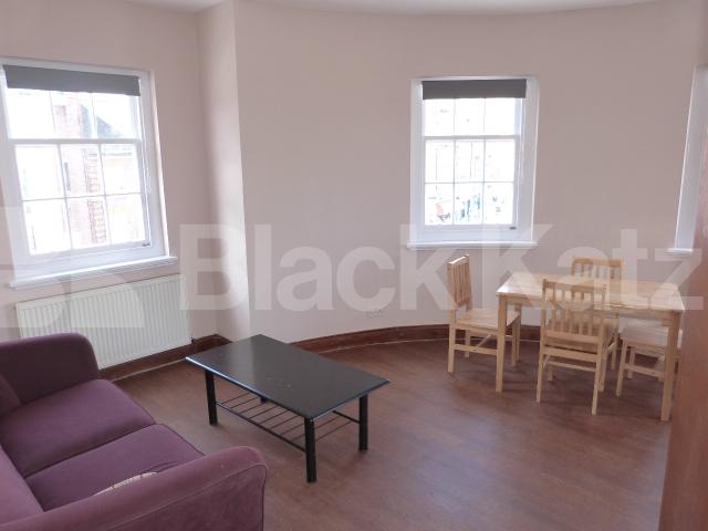 			2 Bedroom, 1 bath, 1 reception Flat			  High Road, Wood Green