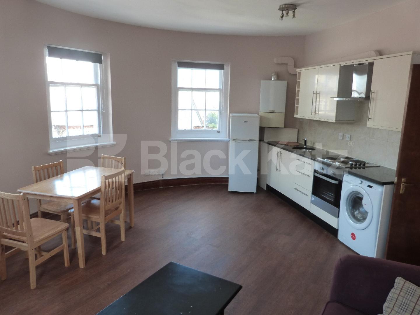 			2 Bedroom, 1 bath, 1 reception Flat			  High Road, Wood Green