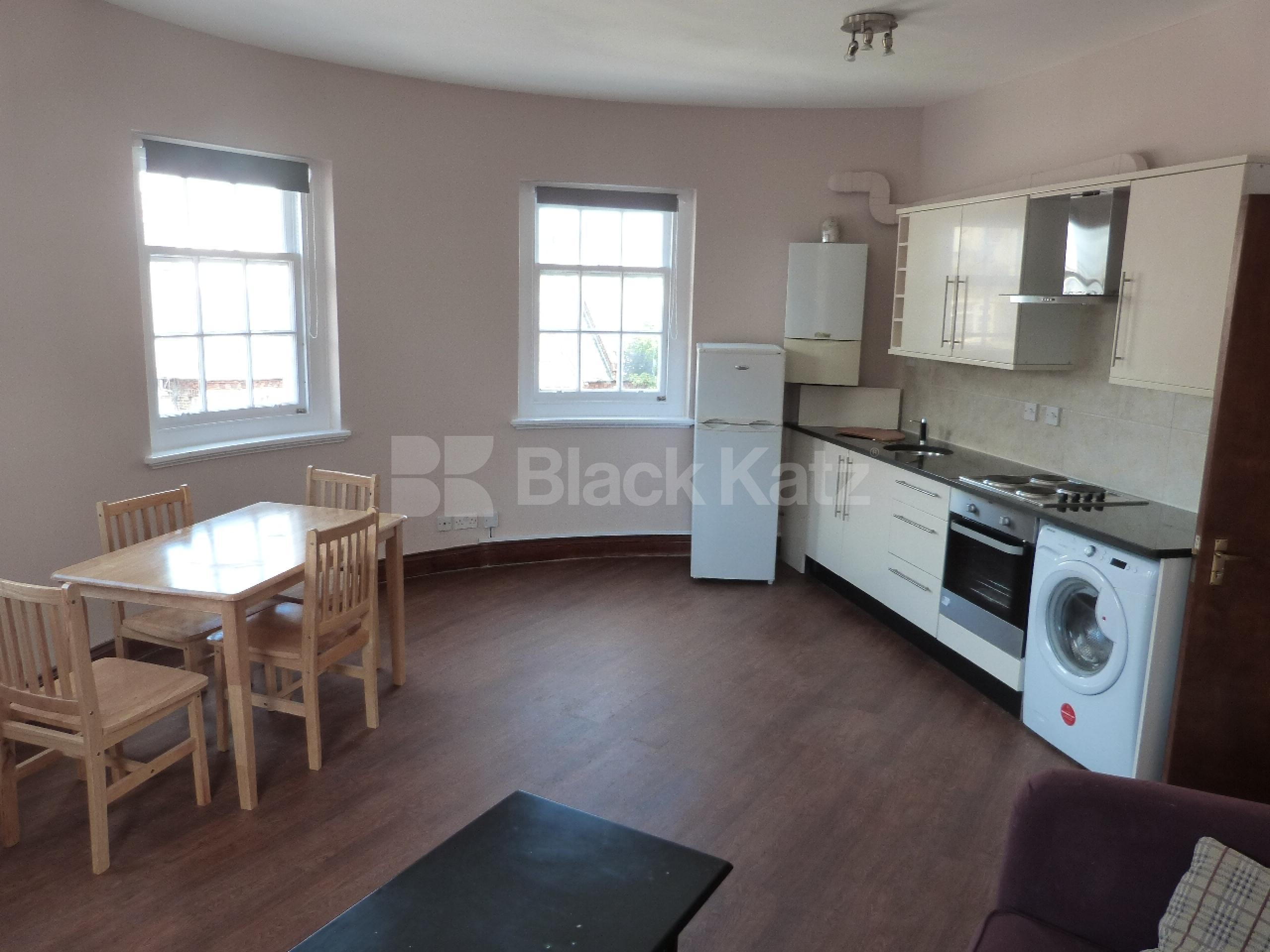 			2 Bedroom, 1 bath, 1 reception Flat			  High Road, Wood Green N22