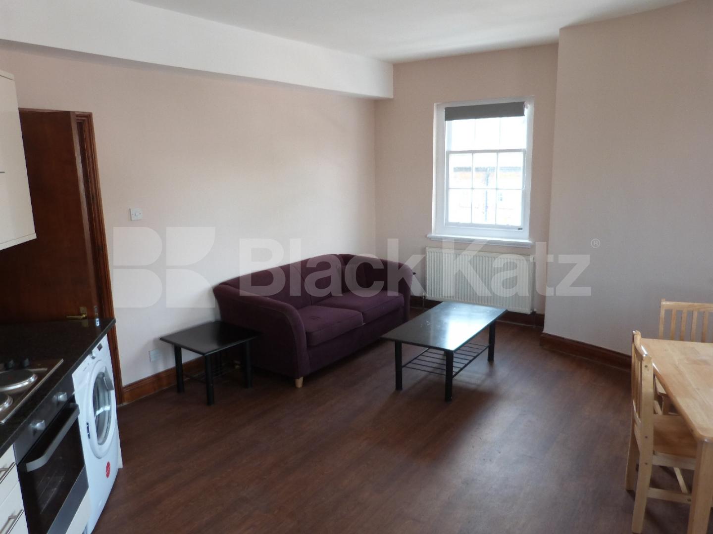 			2 Bedroom, 1 bath, 1 reception Flat			  High Road, Wood Green