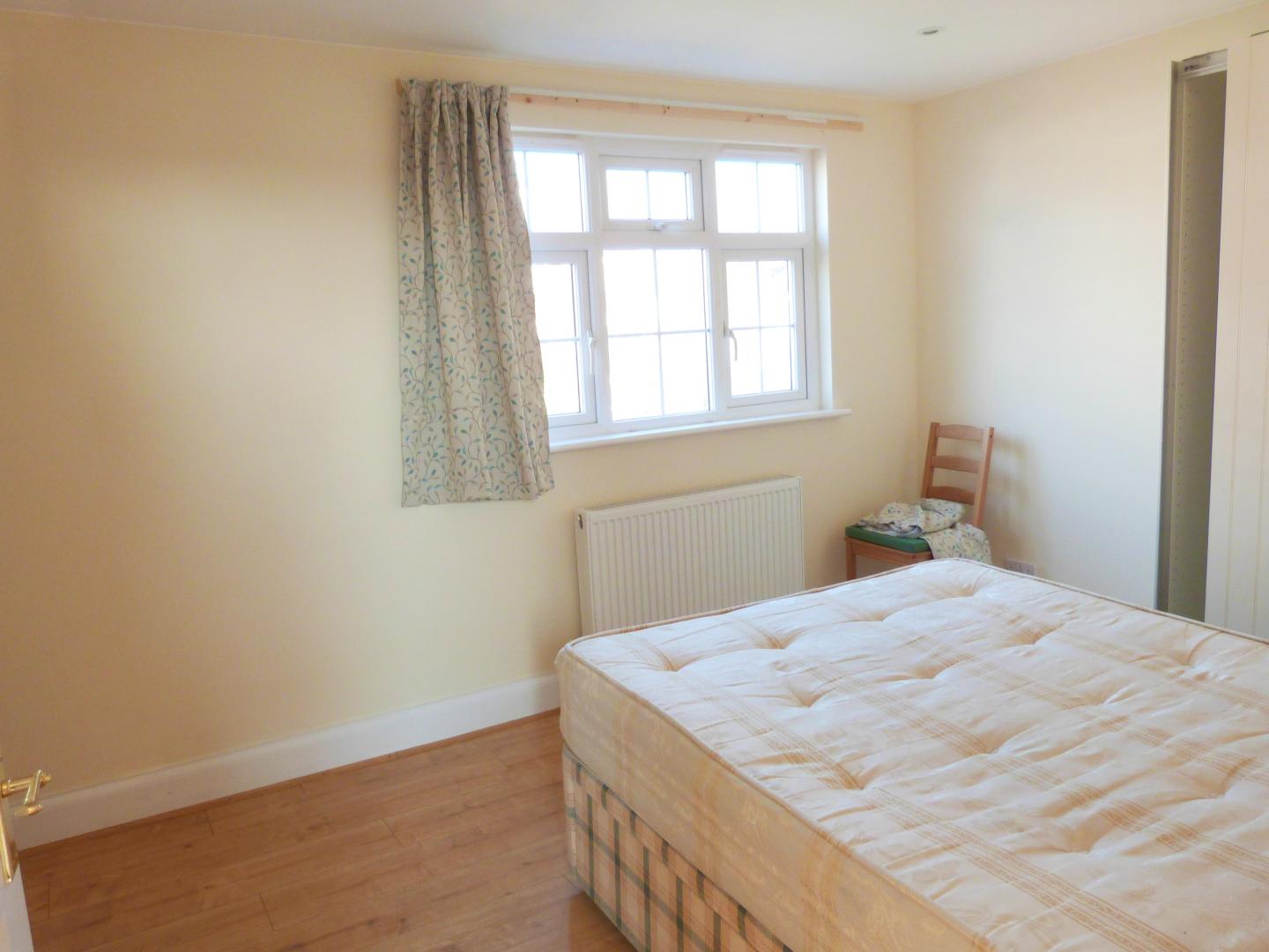 			All Bills Included, 1 Bedroom, 1 bath, 1 reception Flat			 Clifton Gardens, GOLDERS GREEN 