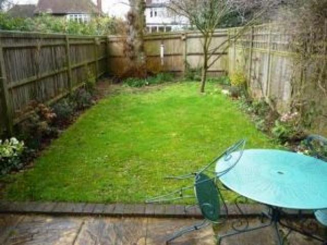 			2 Bedroom, 1 bath, 1 reception Flat			 Greenfield Drive, EAST FINCHLEY