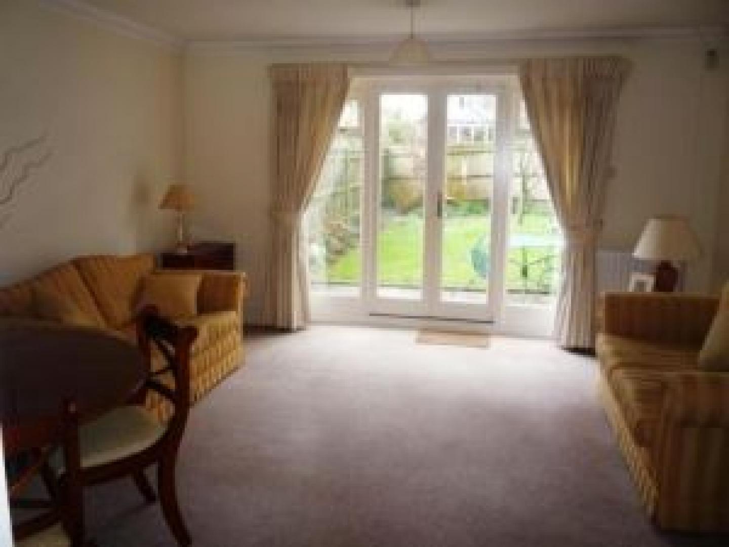 			2 Bedroom, 1 bath, 1 reception Flat			 Greenfield Drive, EAST FINCHLEY