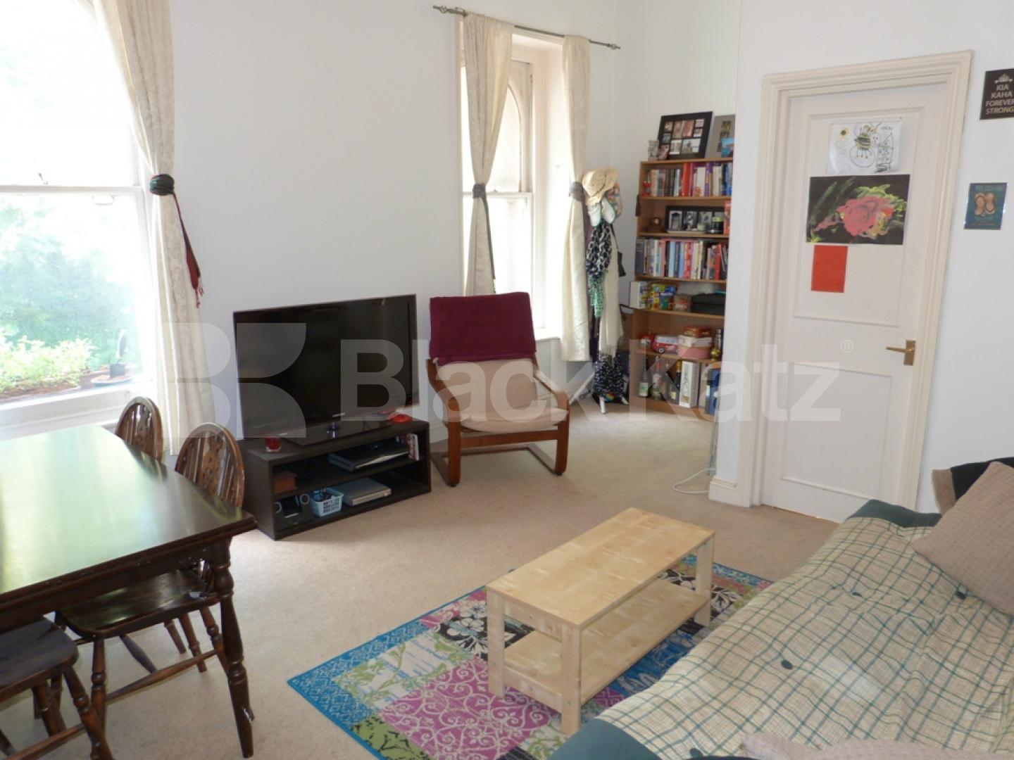 			1 Bedroom, 1 bath, 1 reception Flat			 Bank Chambers, HORNSEY