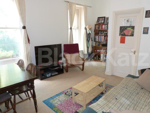 			1 Bedroom, 1 bath, 1 reception Flat			 Bank Chambers, HORNSEY