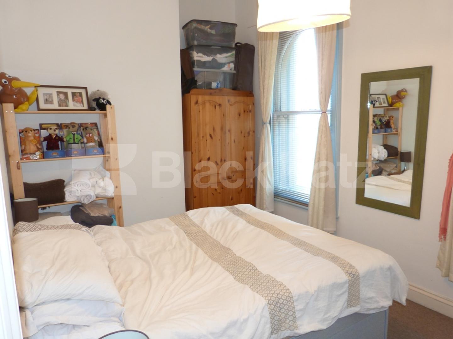 			1 Bedroom, 1 bath, 1 reception Flat			 Bank Chambers, HORNSEY