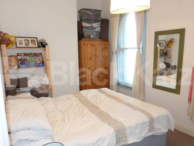 			1 Bedroom, 1 bath, 1 reception Flat			 Bank Chambers, HORNSEY