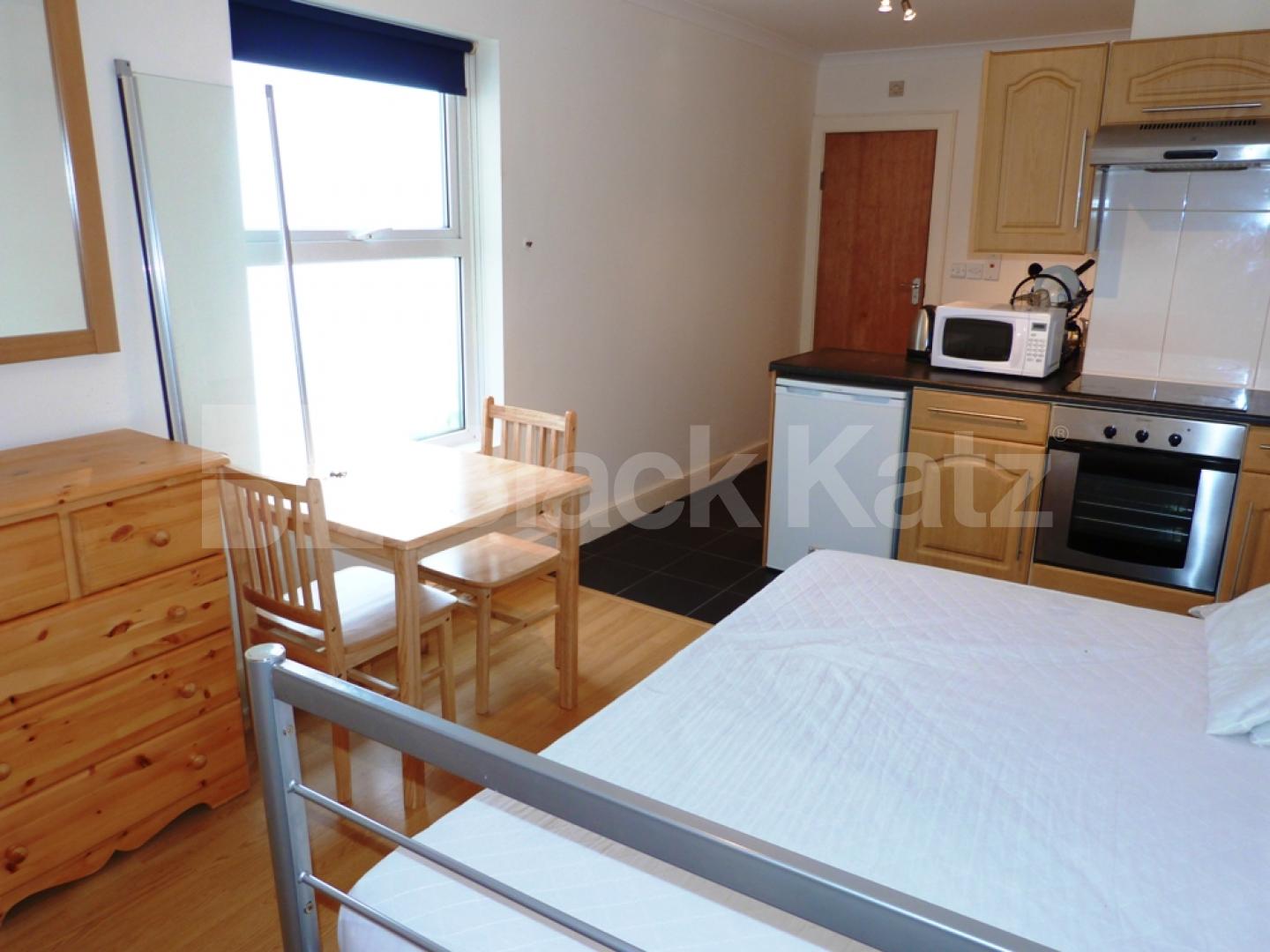 			Studio Apartment, 1 bath, 1 reception Studio			 Hornsey High Street, Hornsey