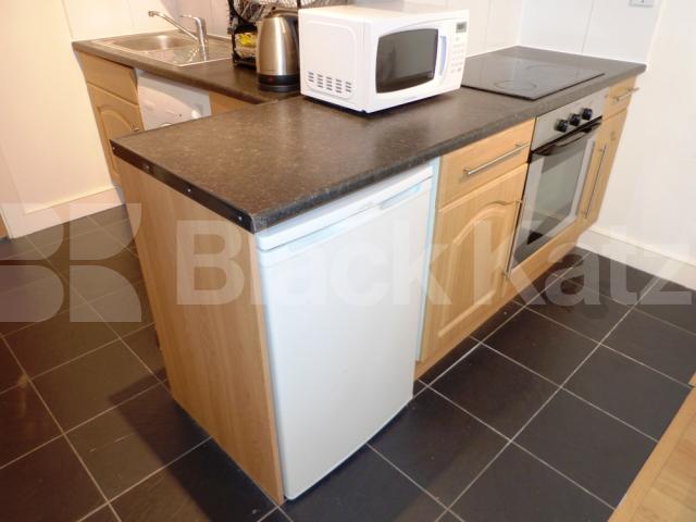 			Studio Apartment, 1 bath, 1 reception Studio			 Hornsey High Street, Hornsey
