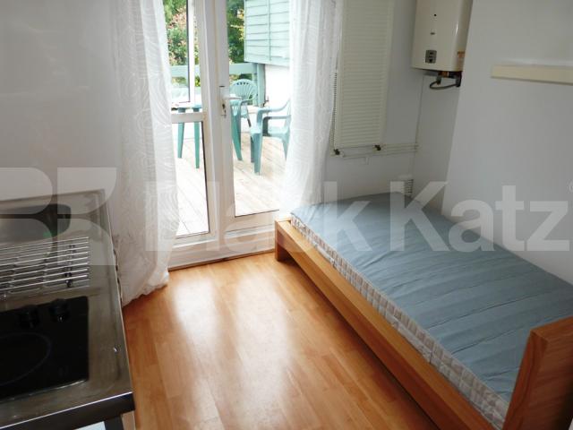 			Studio Apartment, 1 bath, 1 reception Flat			 Weston Park, Crouch End