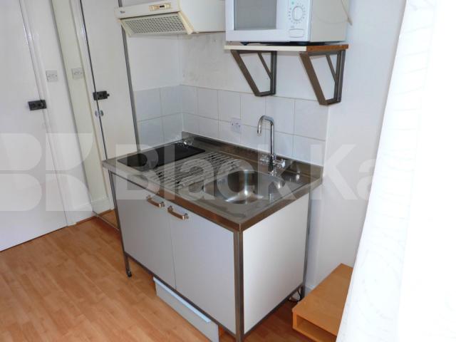 			Studio Apartment, 1 bath, 1 reception Flat			 Weston Park, Crouch End