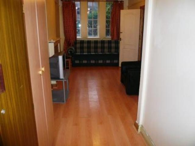 			1 Bedroom, 1 bath, 1 reception Flat			 Mortimer Crescent, MAIDA VALE/KILBURN