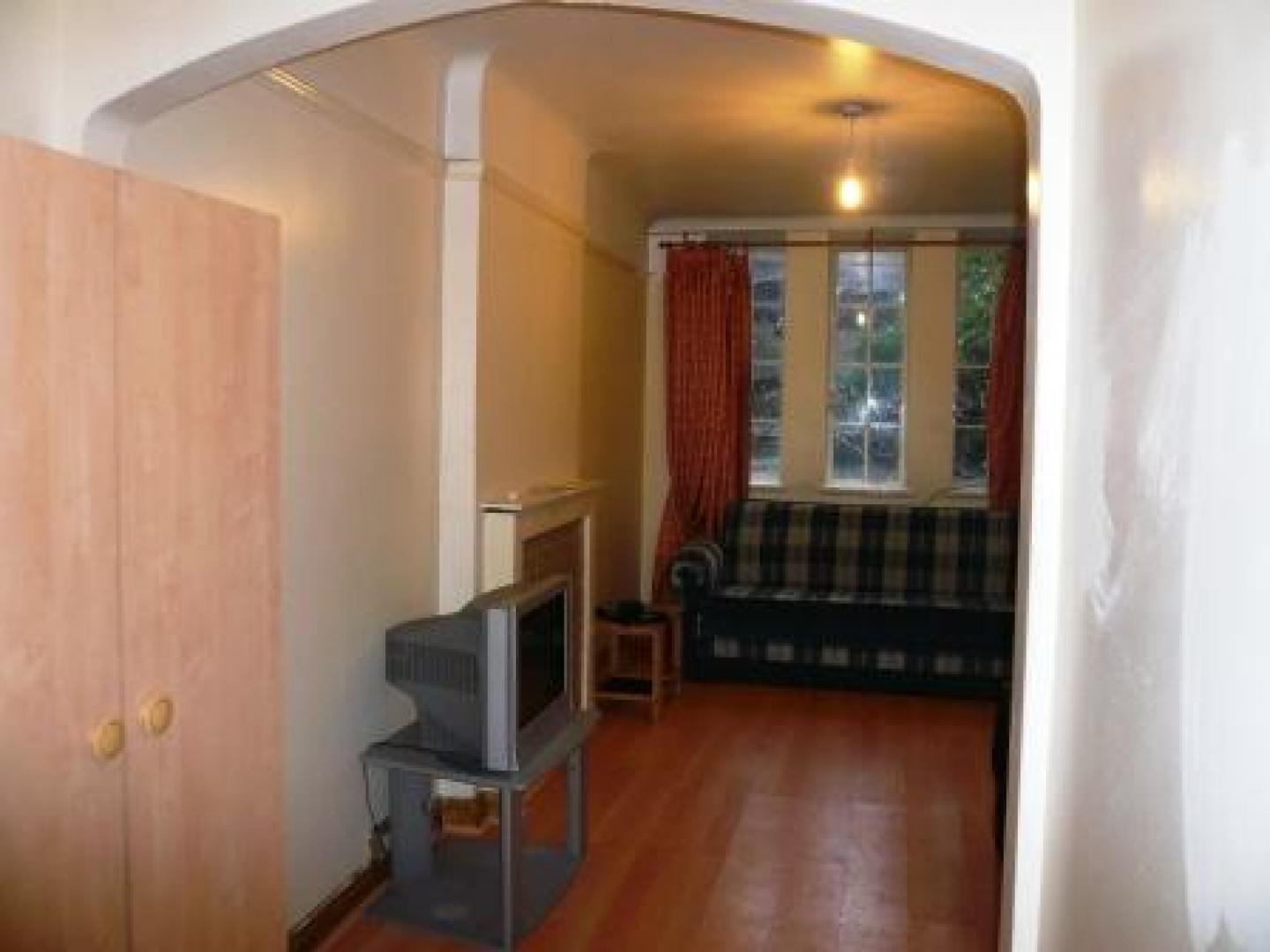 			1 Bedroom, 1 bath, 1 reception Flat			 Mortimer Crescent, MAIDA VALE/KILBURN