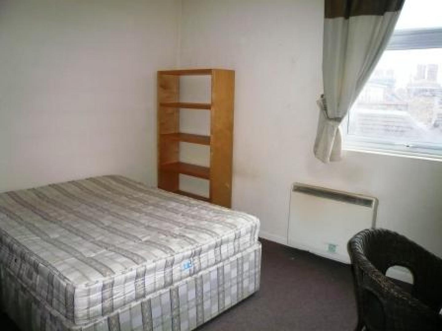 			3 Bedroom, 1 bath, 1 reception Flat			 Bell Lane, HENDON