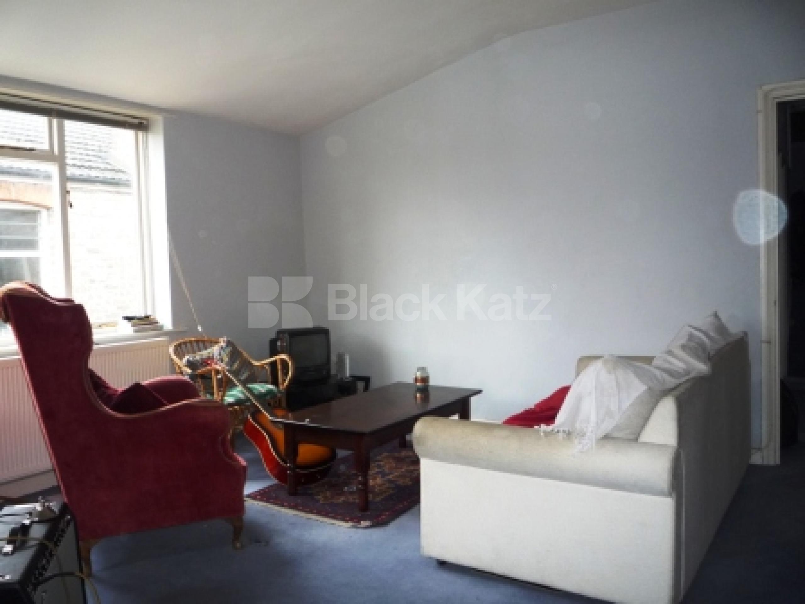 			3 Bedroom, 1 bath, 1 reception Flat			 Crescent road, ALEXANDRA PALACE N22