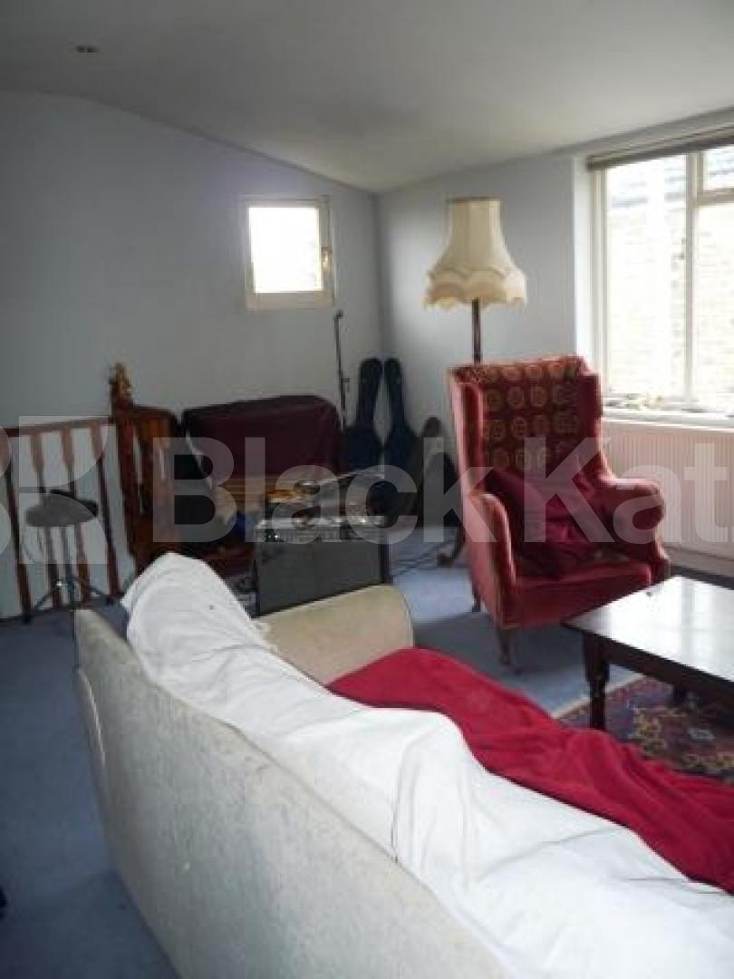 			3 Bedroom, 1 bath, 1 reception Flat			 Crescent road, ALEXANDRA PALACE