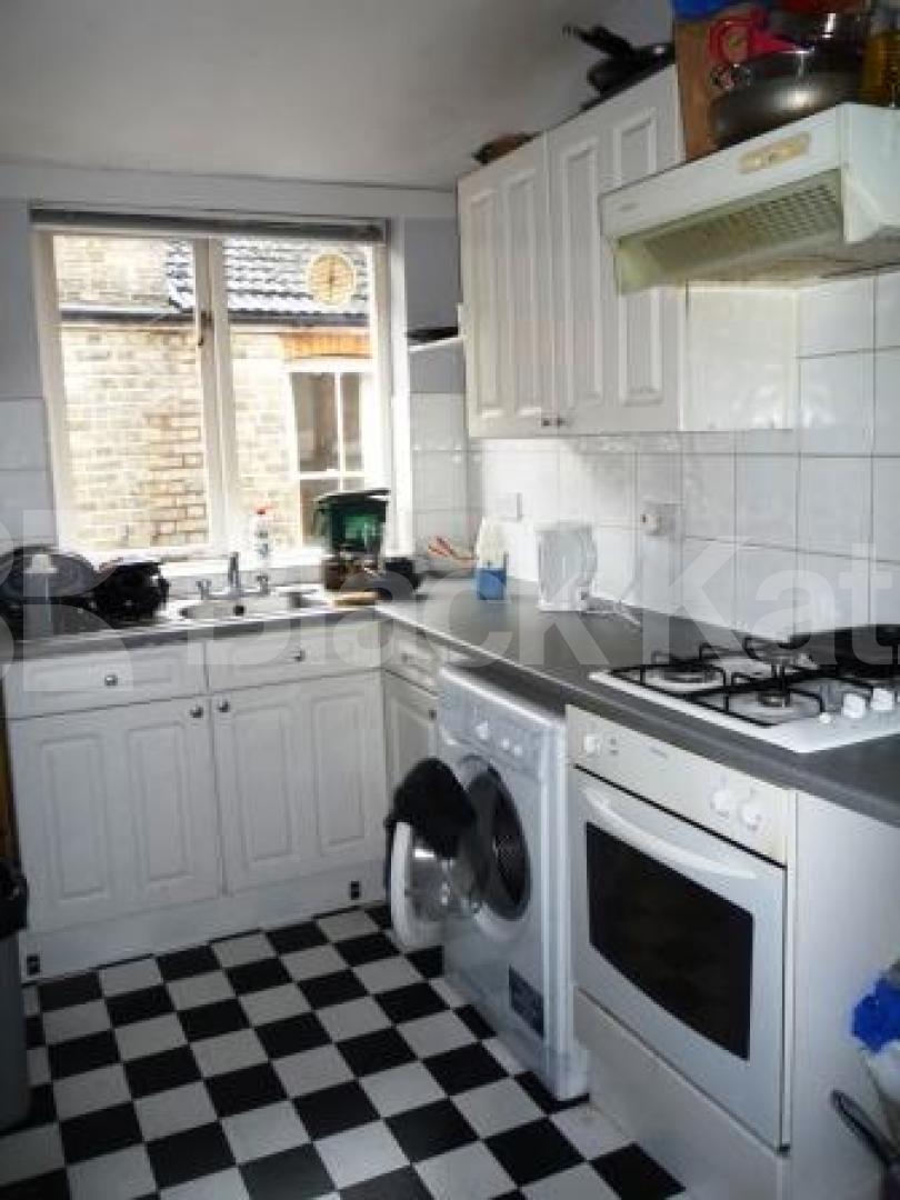			3 Bedroom, 1 bath, 1 reception Flat			 Crescent road, ALEXANDRA PALACE