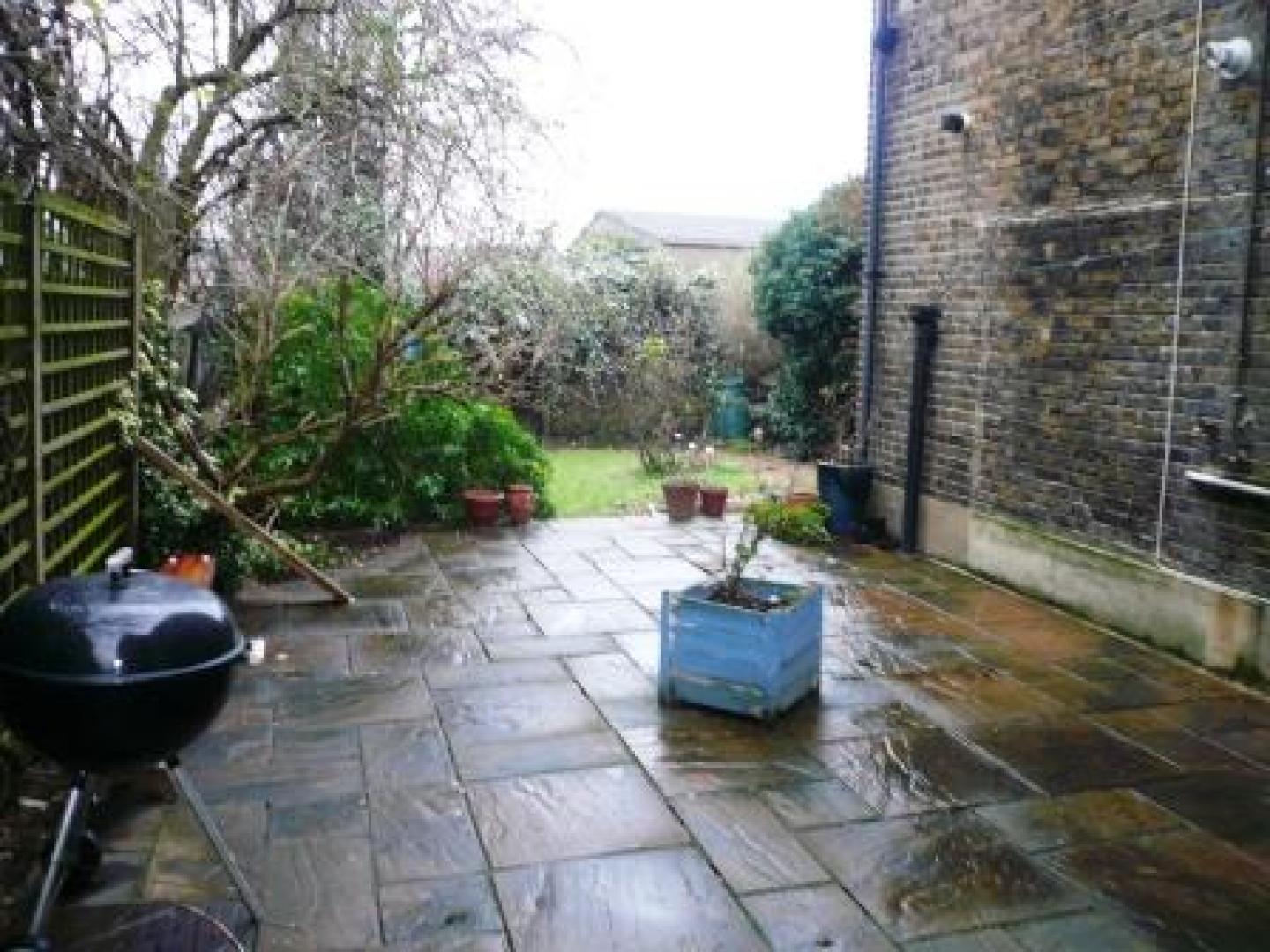 			NEW INSTRUCTION, 2 Bedroom, 1 bath, 1 reception Flat			 Harvist Road, QUEENS PARK