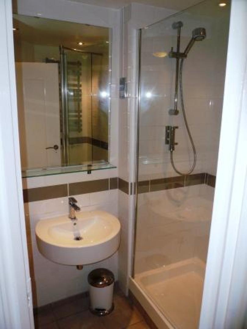 			2 Bedroom, 1 bath, 1 reception Flat			 Primrose Gardens, BELSIZE PARK