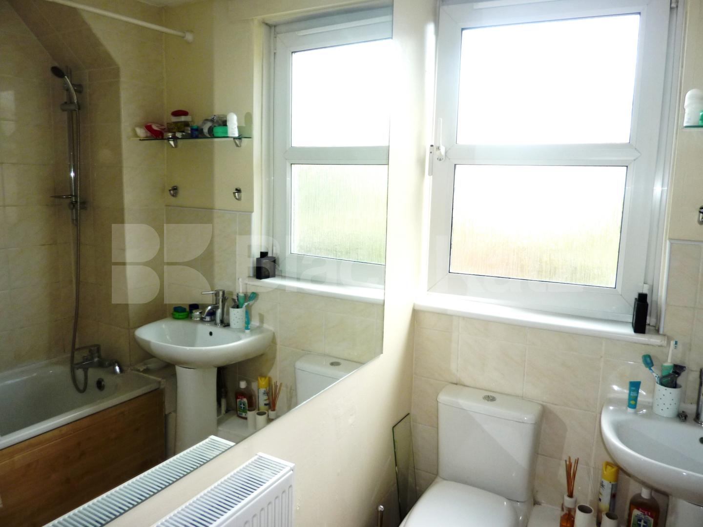 			Available now, 1 Bedroom, 1 bath, 1 reception Flat			 McKenzie road, Caledonian road 