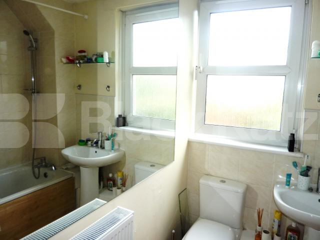 			Available now, 1 Bedroom, 1 bath, 1 reception Flat			 McKenzie road, Caledonian road 